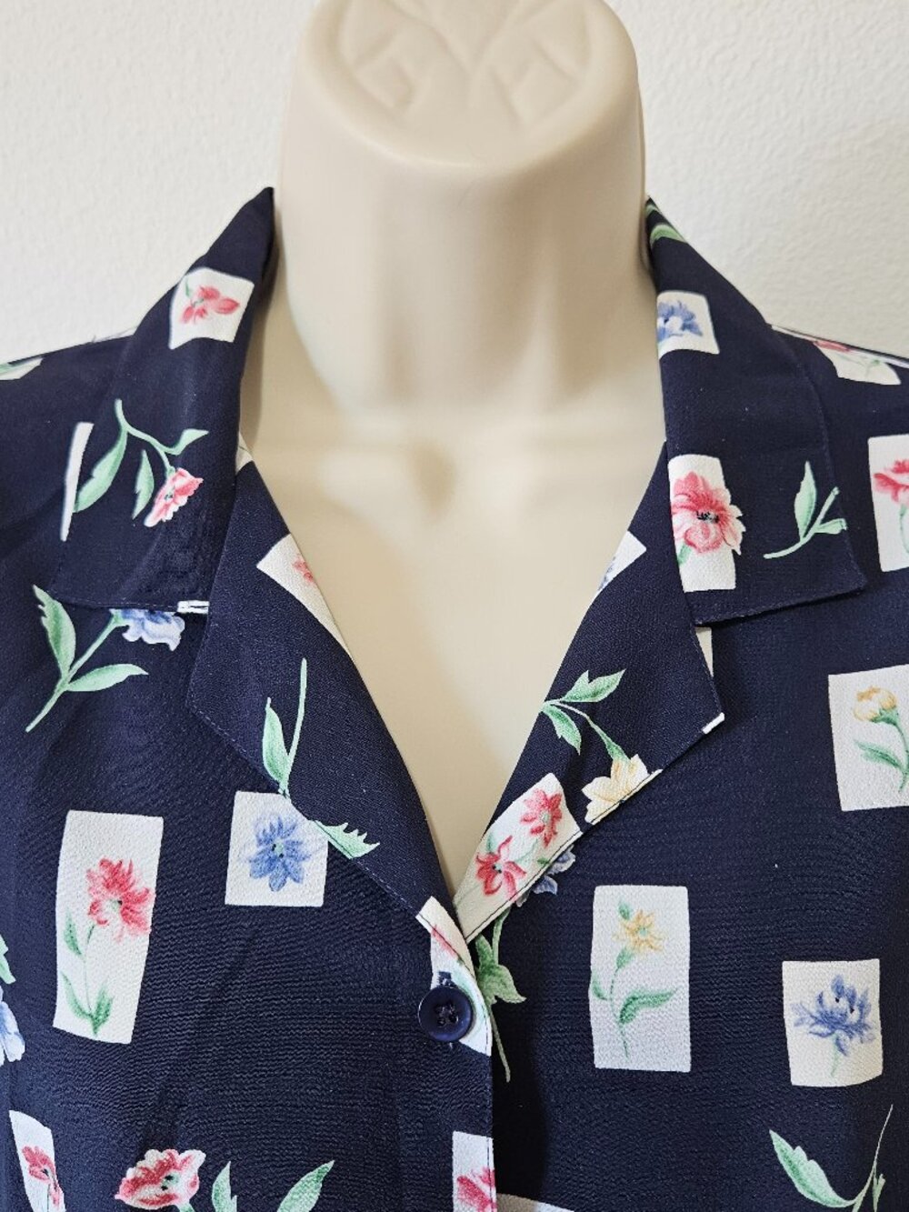 VINTAGE Alfred Dunner Short Sleeve Button Down Blouse - Picture 3 of 11